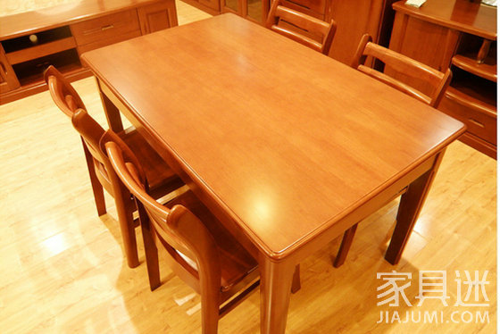 橡胶木餐桌